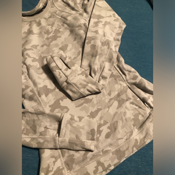 Lululemon gray camouflage sweatshirt - Picture 2 of 8